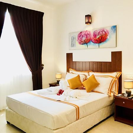 Ceylon Pearlwing Resort Негомбо Екстериор снимка