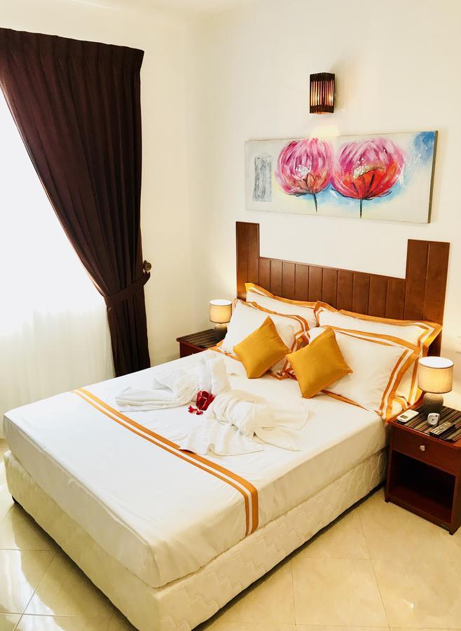 Ceylon Pearlwing Resort Негомбо Екстериор снимка
